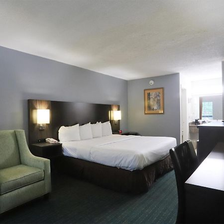 Greenville Inn & Suites Екстериор снимка