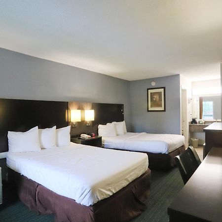 Greenville Inn & Suites Екстериор снимка