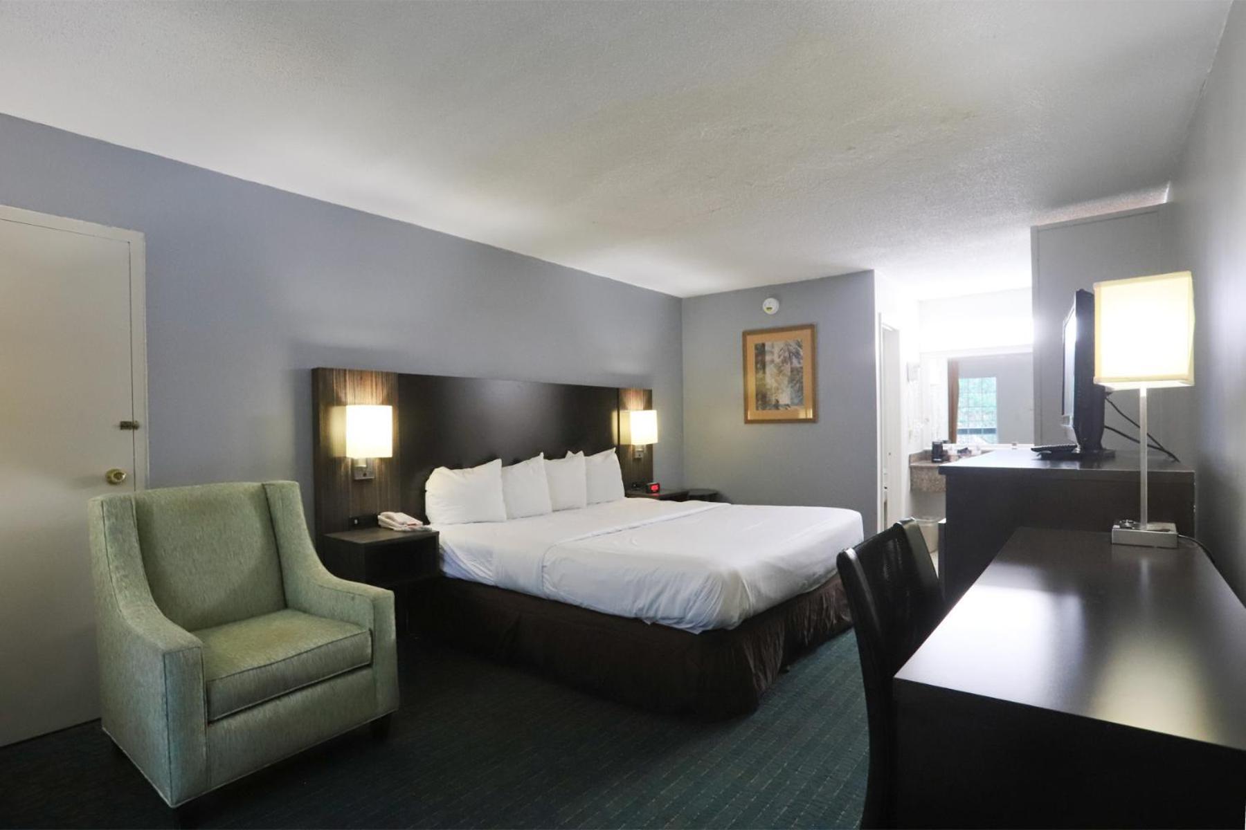 Greenville Inn & Suites Екстериор снимка