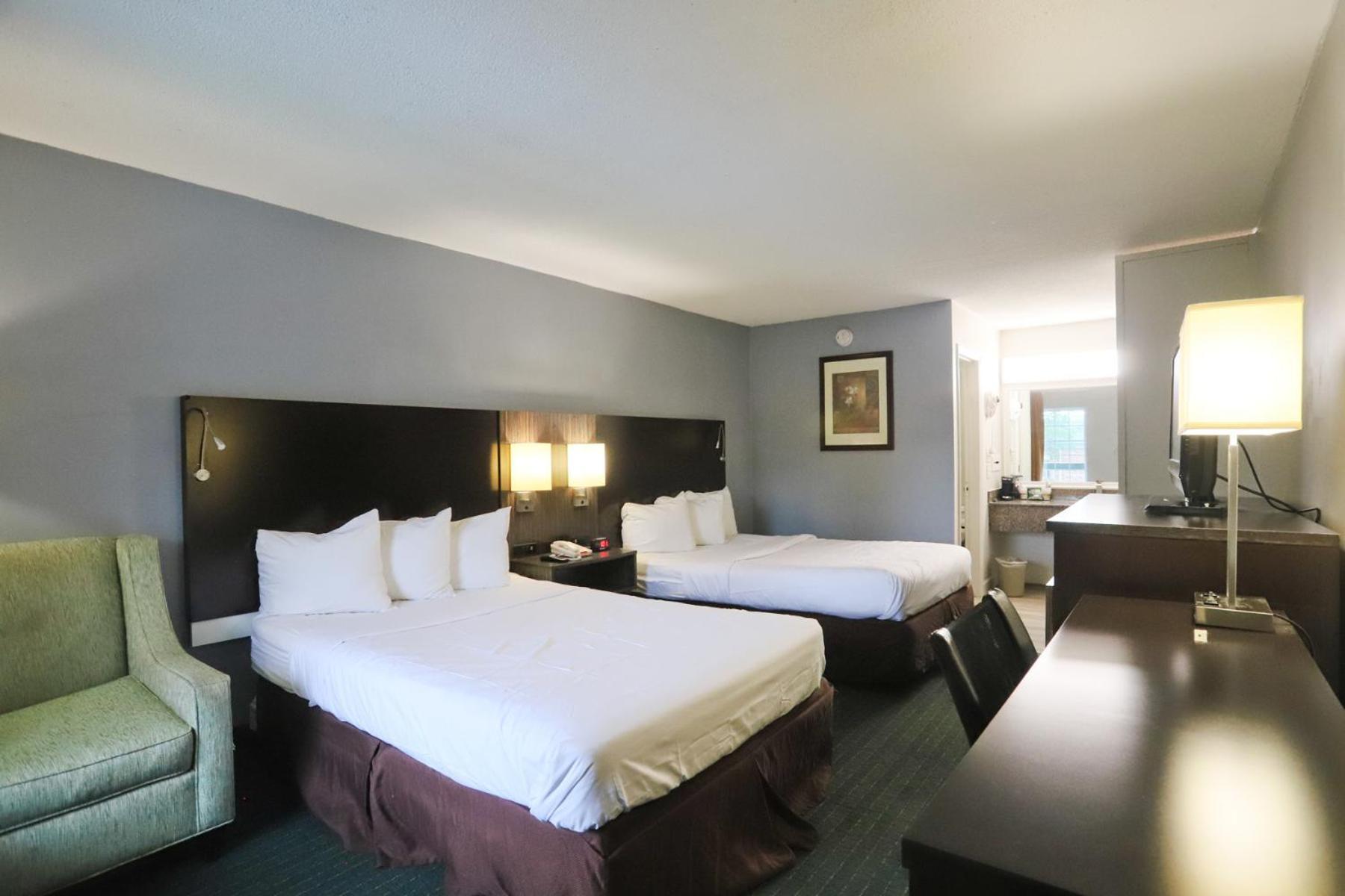 Greenville Inn & Suites Екстериор снимка