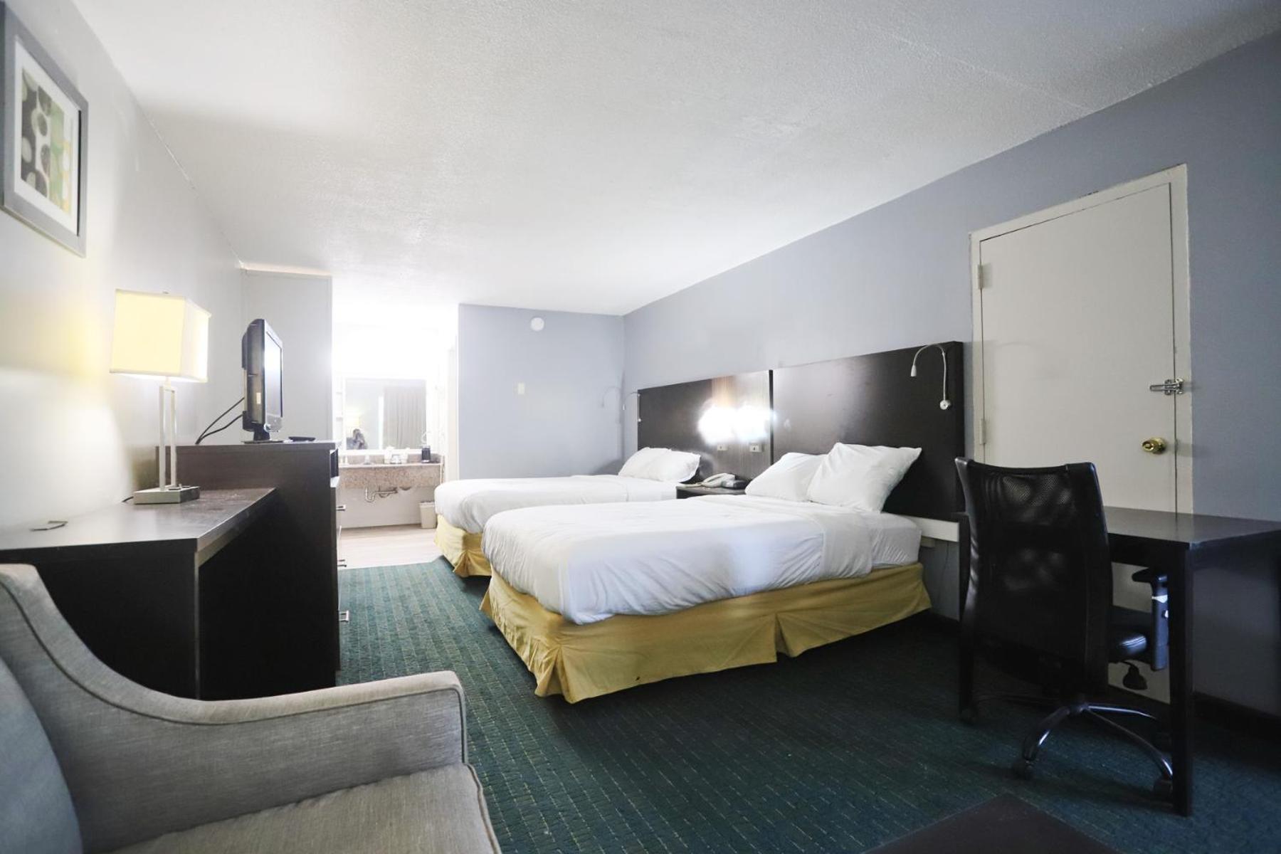 Greenville Inn & Suites Екстериор снимка