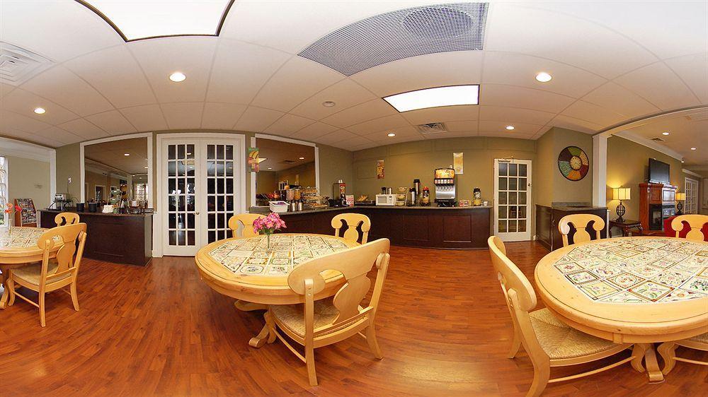 Greenville Inn & Suites Екстериор снимка