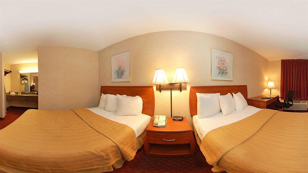 Greenville Inn & Suites Екстериор снимка