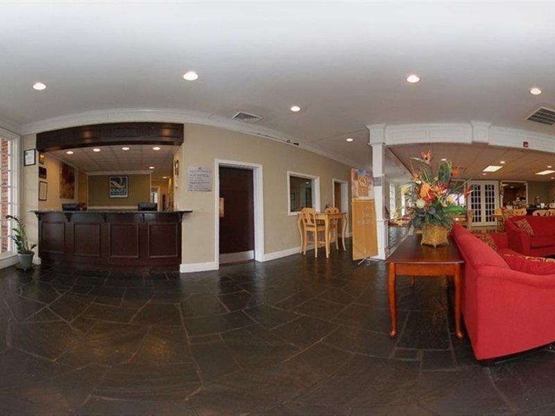 Greenville Inn & Suites Екстериор снимка