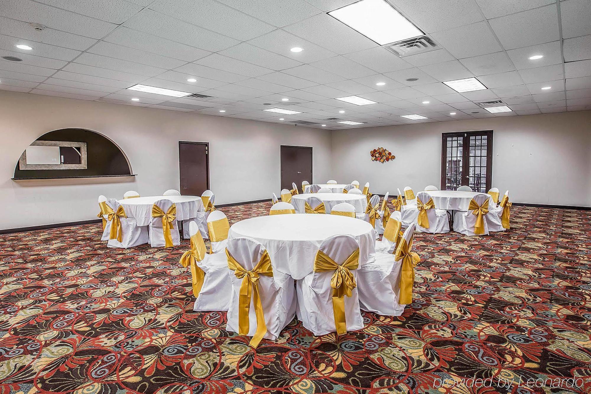 Greenville Inn & Suites Екстериор снимка